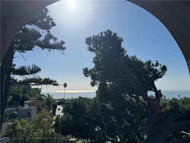 573 Temple Hills Drive, Laguna Beach, California 92651