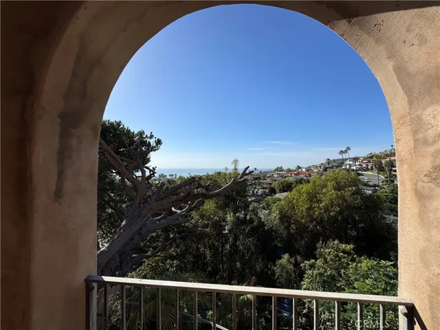 573 Temple Hills Drive, Laguna Beach, California 92651