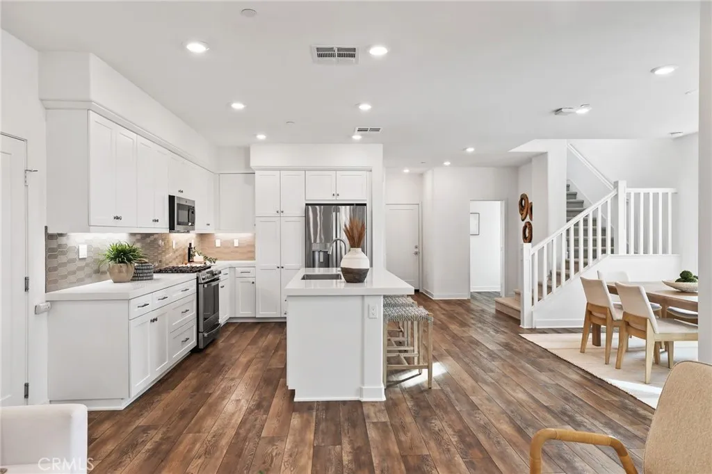 225 Denali, Lake Forest, California 92630 home-pic-7