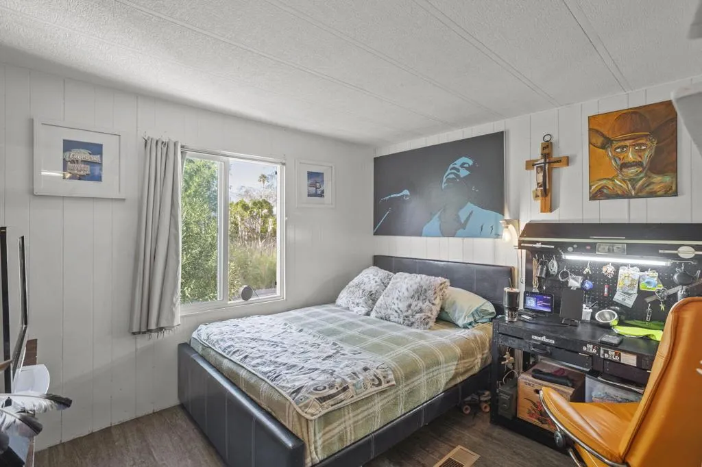 15-web-or-mls-1-washington-dr