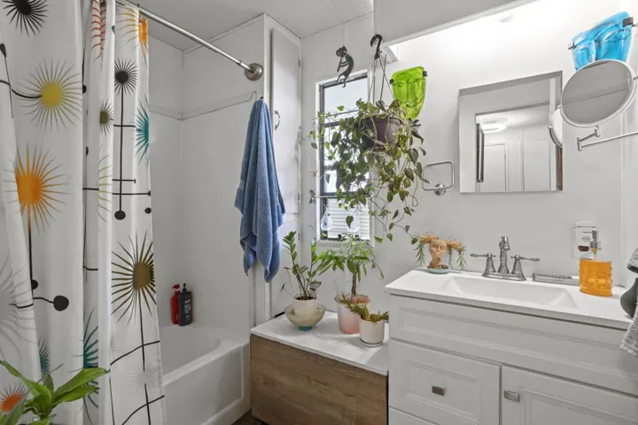 17-web-or-mls-1-washington-dr