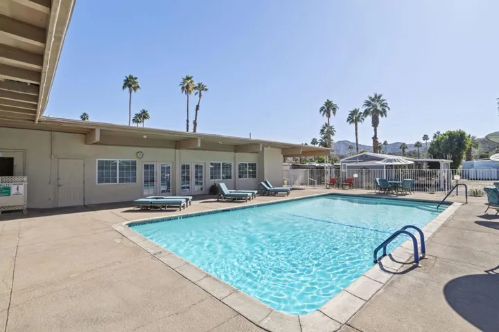 24-web-or-mls-1-washington-dr