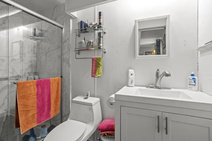 18-web-or-mls-1-washington-dr