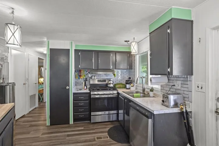 10-web-or-mls-1-washington-dr