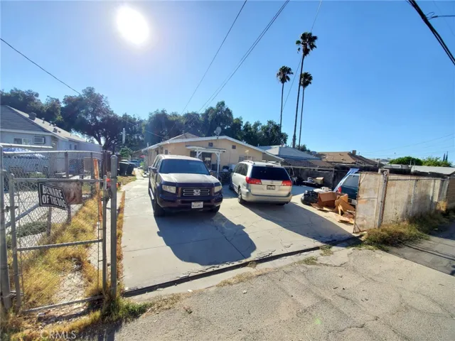 4110 Dwight, Riverside, California 92507 — photo 5