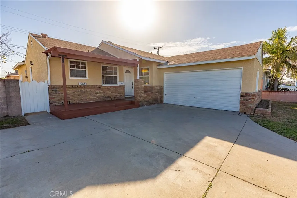 10428 Hopland St, Bellflower, California 90706 home-pic-1