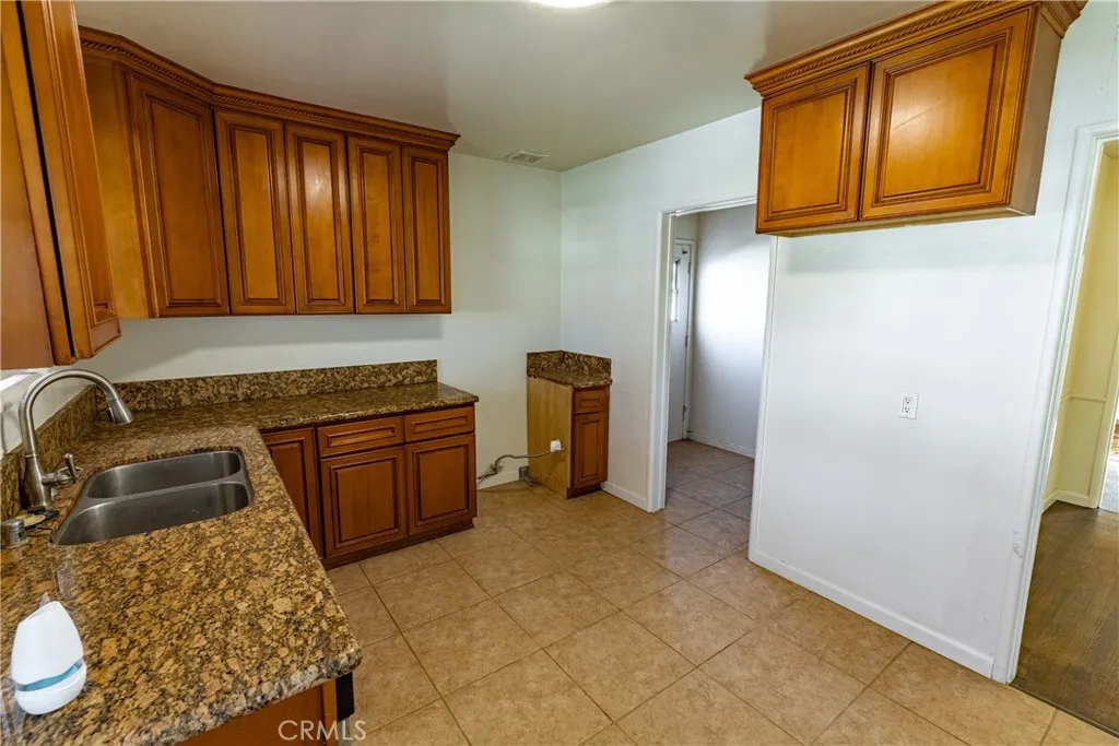 10428 Hopland St, Bellflower, California 90706 home-pic-4