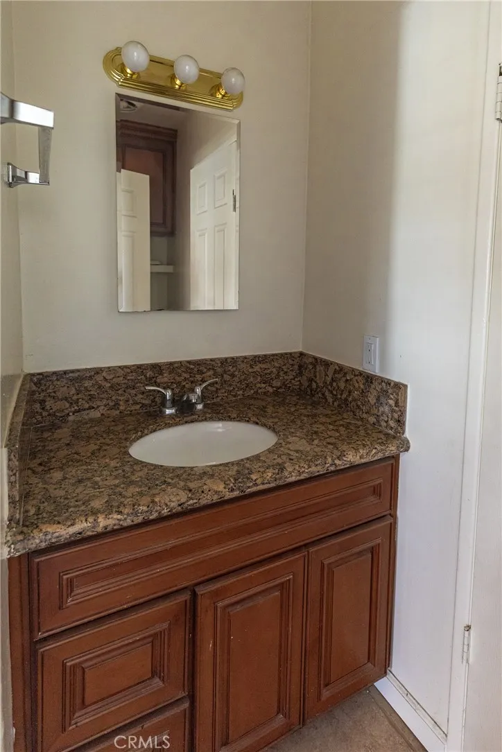 10428 Hopland St, Bellflower, California 90706 home-pic-13