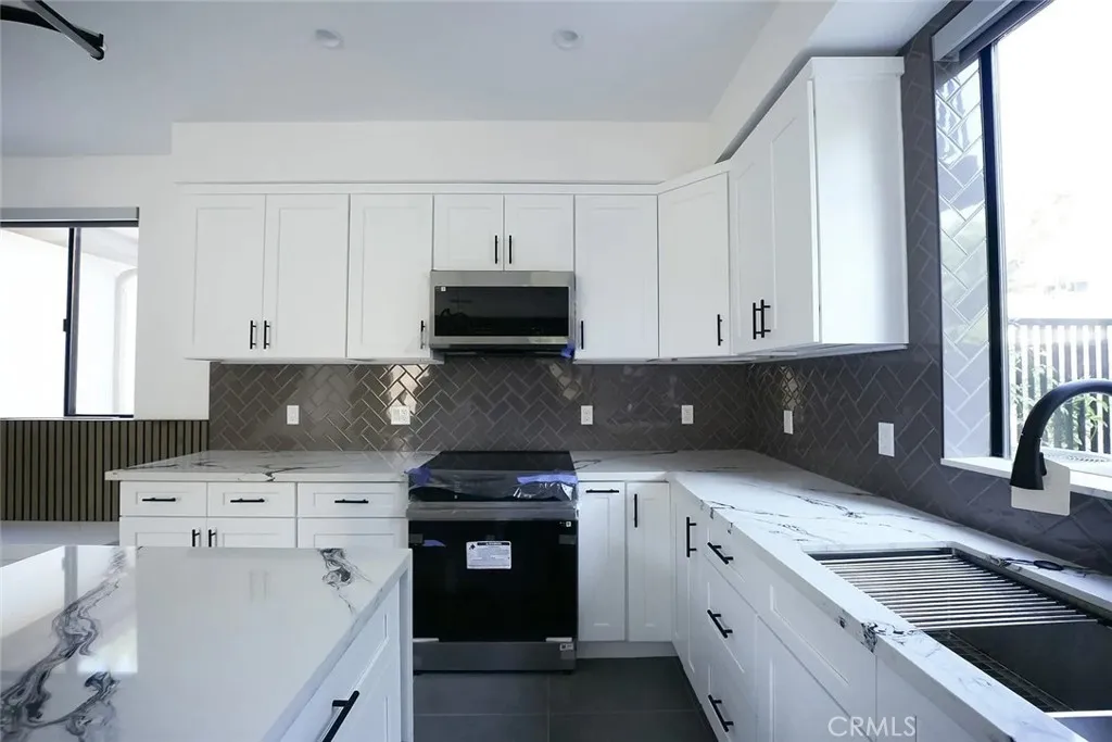 8034, Sun Valley, California 91352 home-pic-11