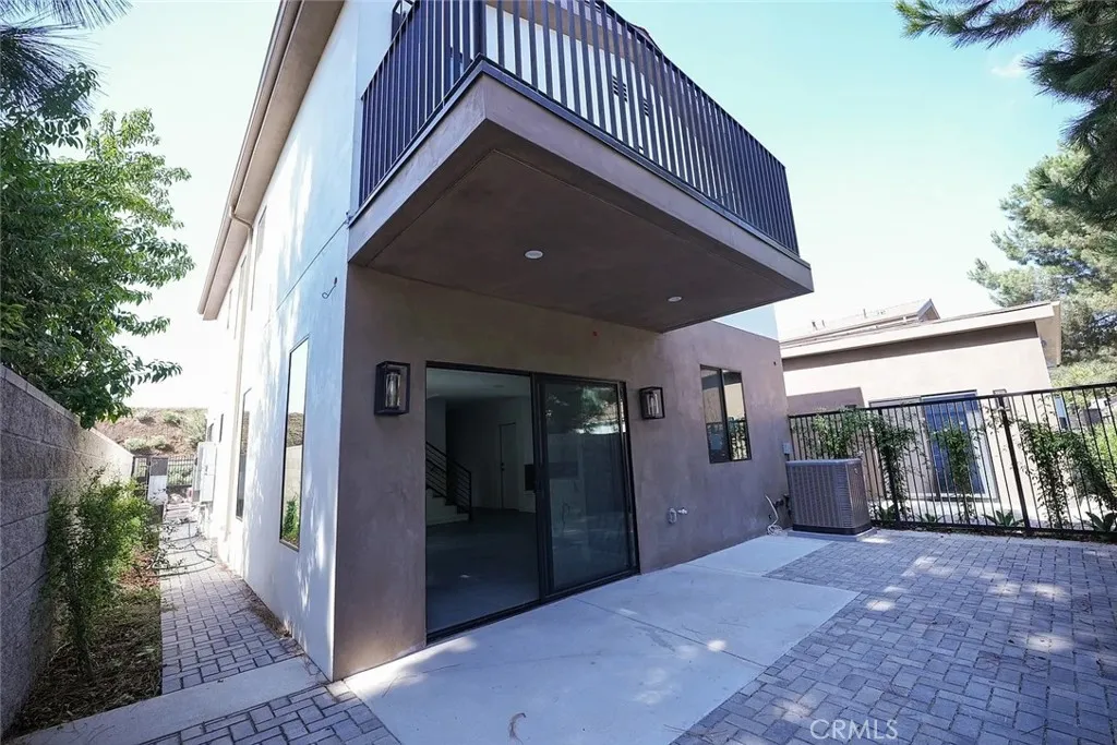 8034, Sun Valley, California 91352 home-pic-5