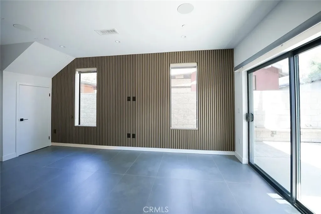 8034, Sun Valley, California 91352 home-pic-25