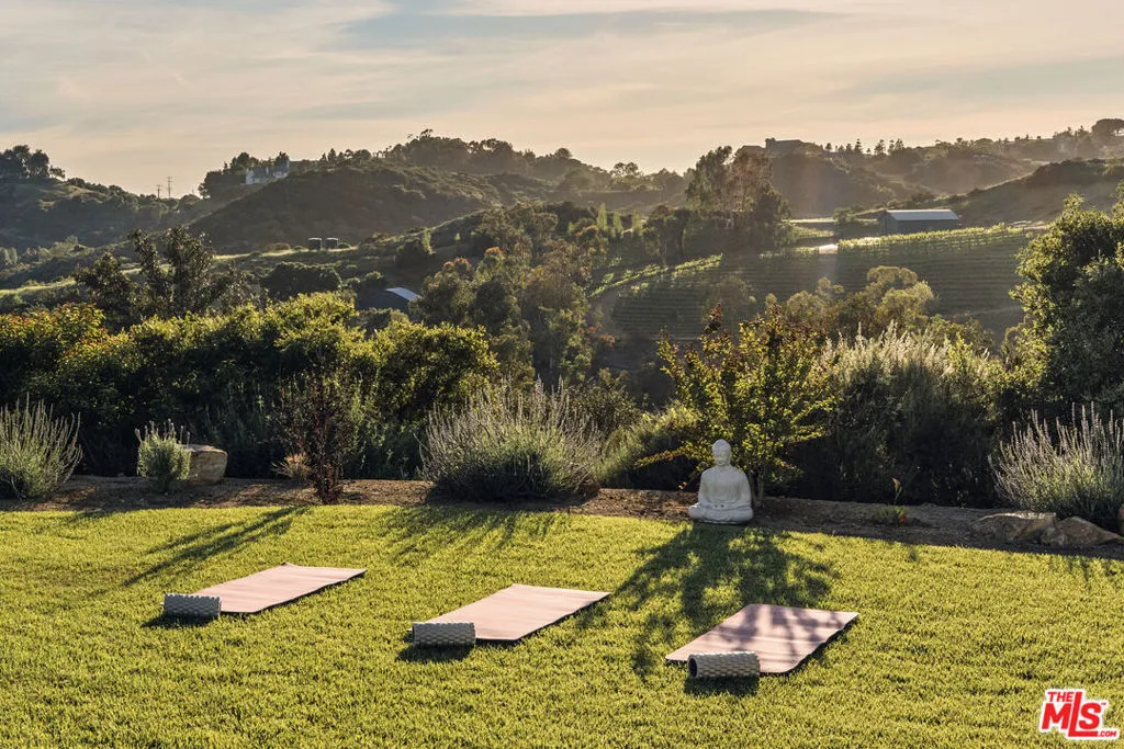1697 W Potrero Road, Westlake Village, California 91361 home-pic-37