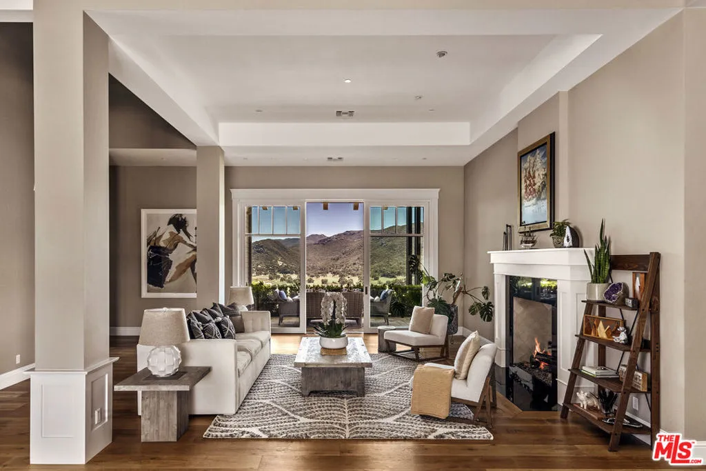 1697 W Potrero Road, Westlake Village, California 91361 home-pic-10