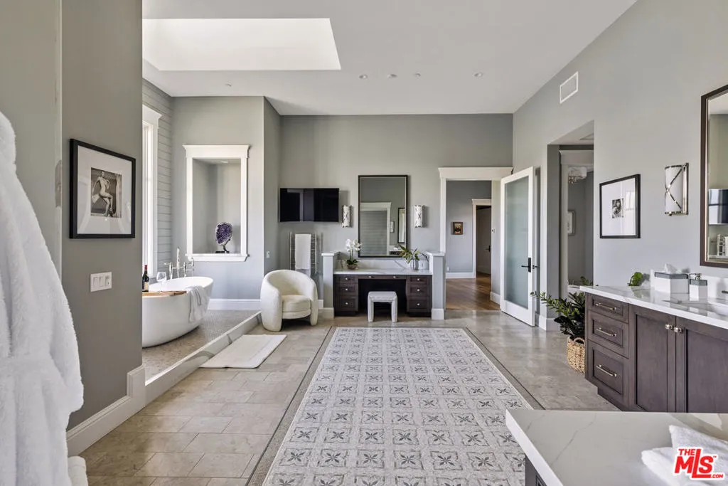 1697 W Potrero Road, Westlake Village, California 91361 home-pic-27