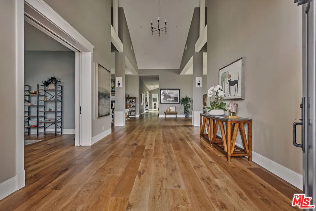 1697 W Potrero Road, Westlake Village, California 91361 home-pic-8