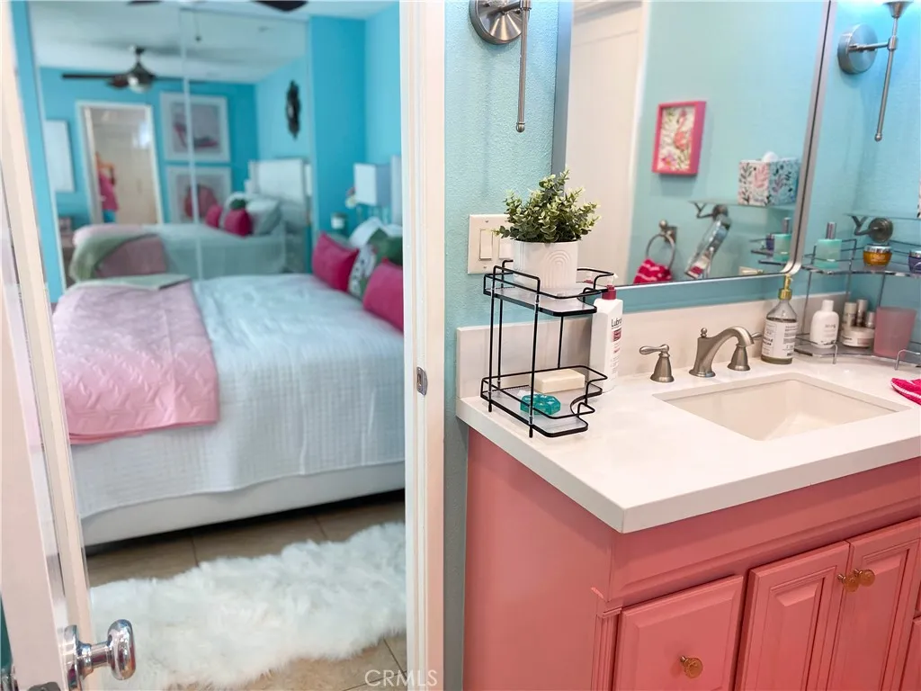 2542 Miramonte E B, Palm Springs, California 92264 home-pic-20