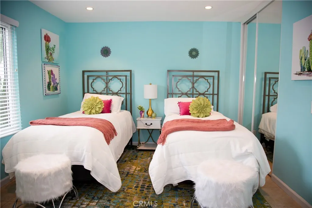 2542 Miramonte E B, Palm Springs, California 92264 home-pic-28