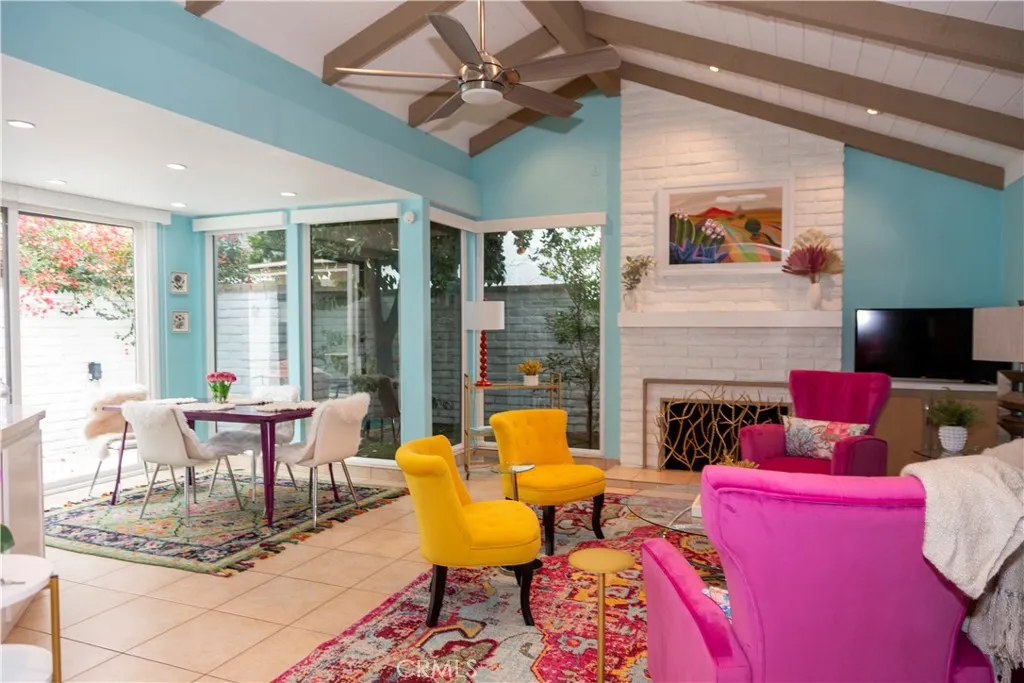 2542 Miramonte E B, Palm Springs, California 92264 home-pic-10