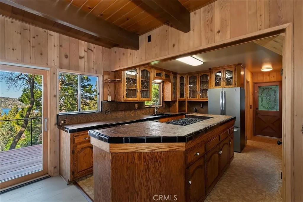 495 Kuffel Canyon, Lake Arrowhead, California 92352 home-pic-22