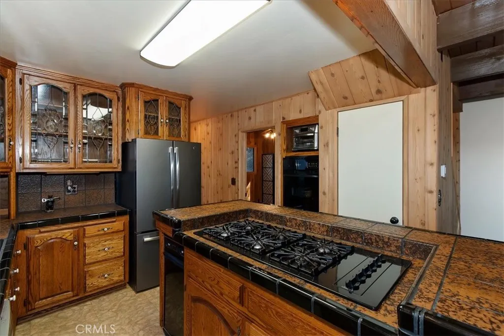 495 Kuffel Canyon, Lake Arrowhead, California 92352 home-pic-26