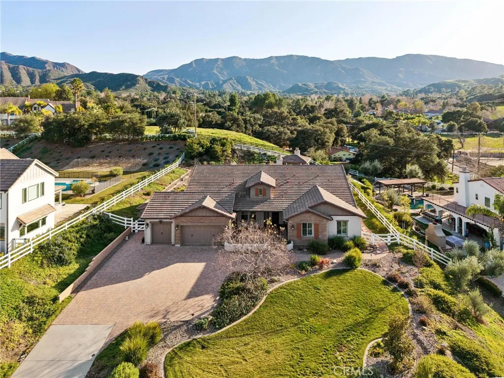 15930 Mandalay Road, Canyon Country, California 91387 home-pic-2