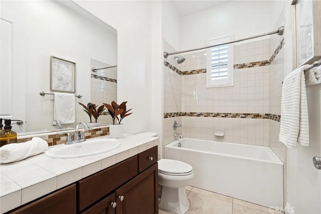 15930 Mandalay Road, Canyon Country, California 91387 home-pic-44