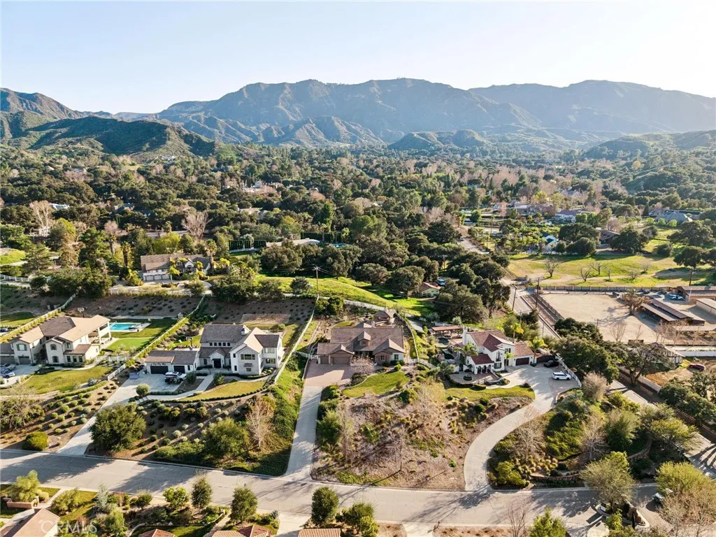 15930 Mandalay Road, Canyon Country, California 91387 home-pic-4