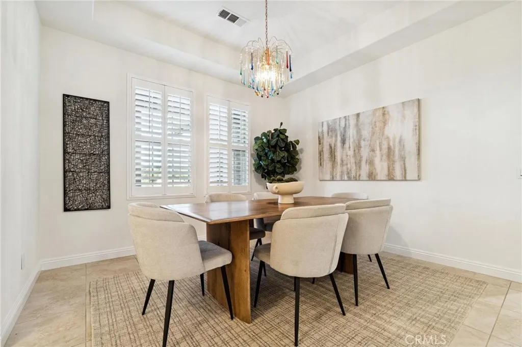 15930 Mandalay Road, Canyon Country, California 91387 home-pic-11