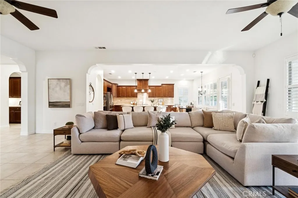 15930 Mandalay Road, Canyon Country, California 91387 home-pic-23