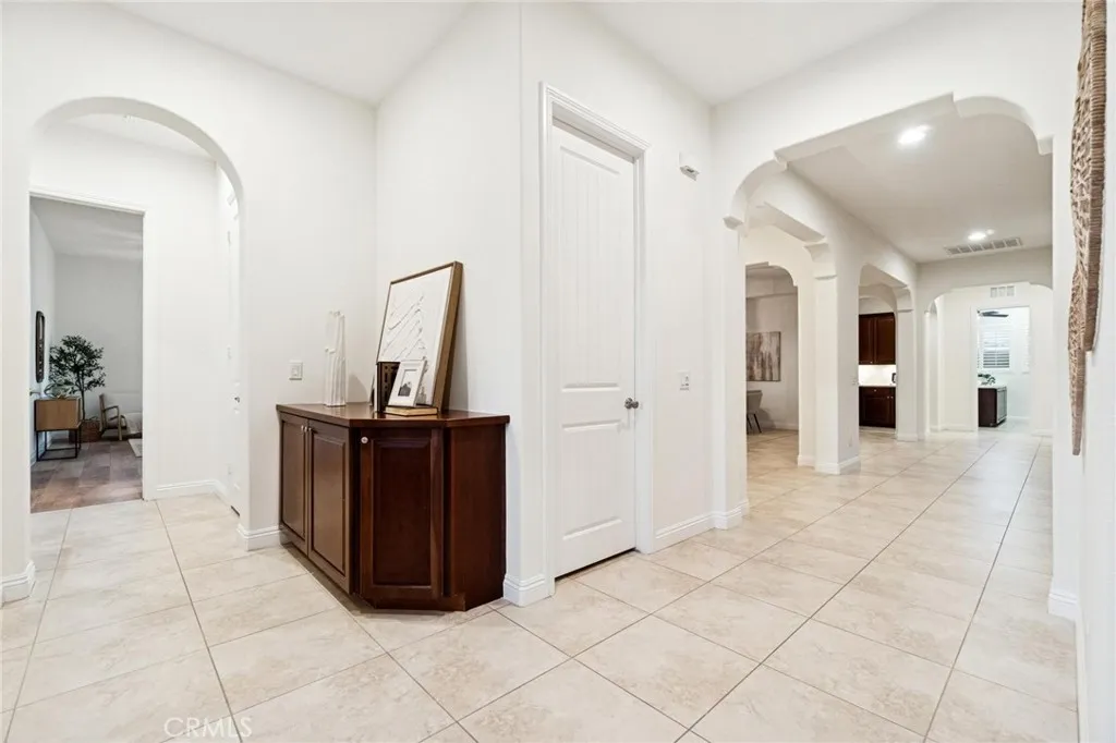 15930 Mandalay Road, Canyon Country, California 91387 home-pic-49