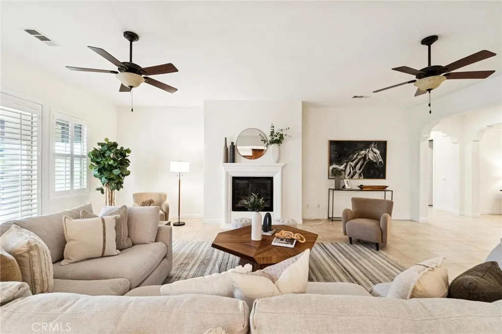 15930 Mandalay Road, Canyon Country, California 91387 home-pic-27