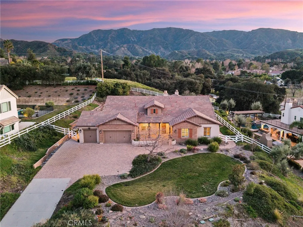 15930 Mandalay Road, Canyon Country, California 91387 home-pic-1