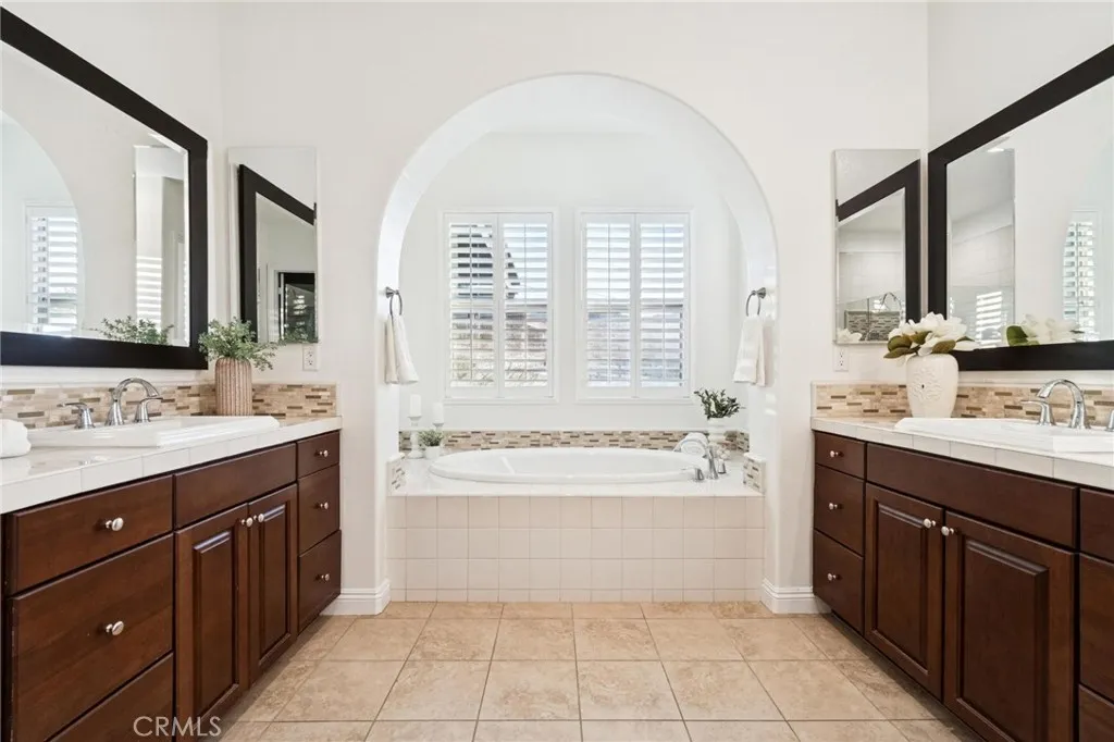 15930 Mandalay Road, Canyon Country, California 91387 home-pic-35