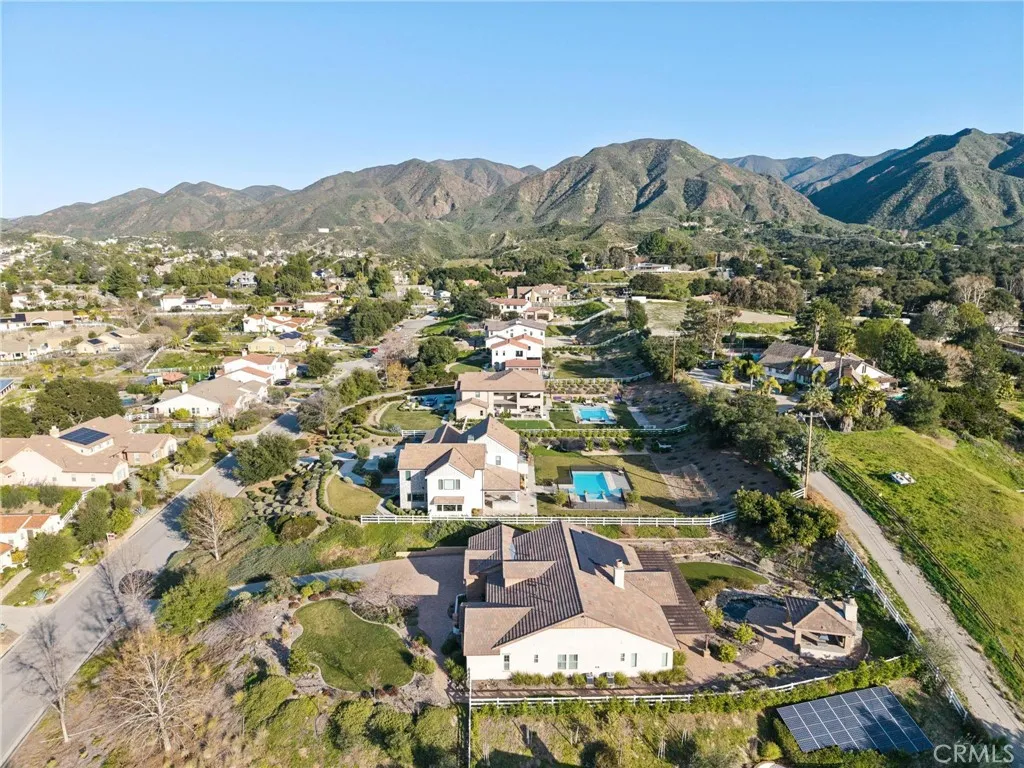 15930 Mandalay Road, Canyon Country, California 91387 home-pic-5