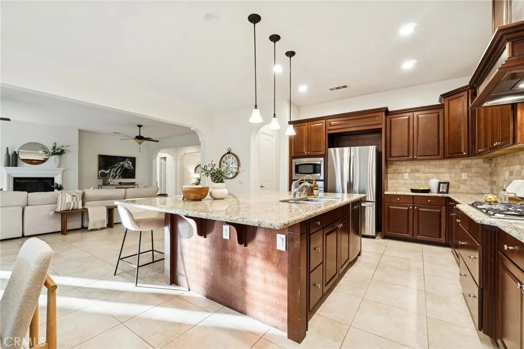 15930 Mandalay Road, Canyon Country, California 91387 home-pic-19
