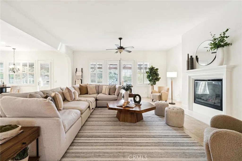 15930 Mandalay Road, Canyon Country, California 91387 home-pic-25