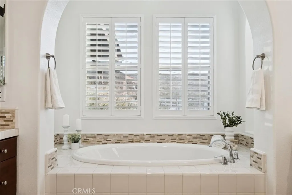 15930 Mandalay Road, Canyon Country, California 91387 home-pic-36