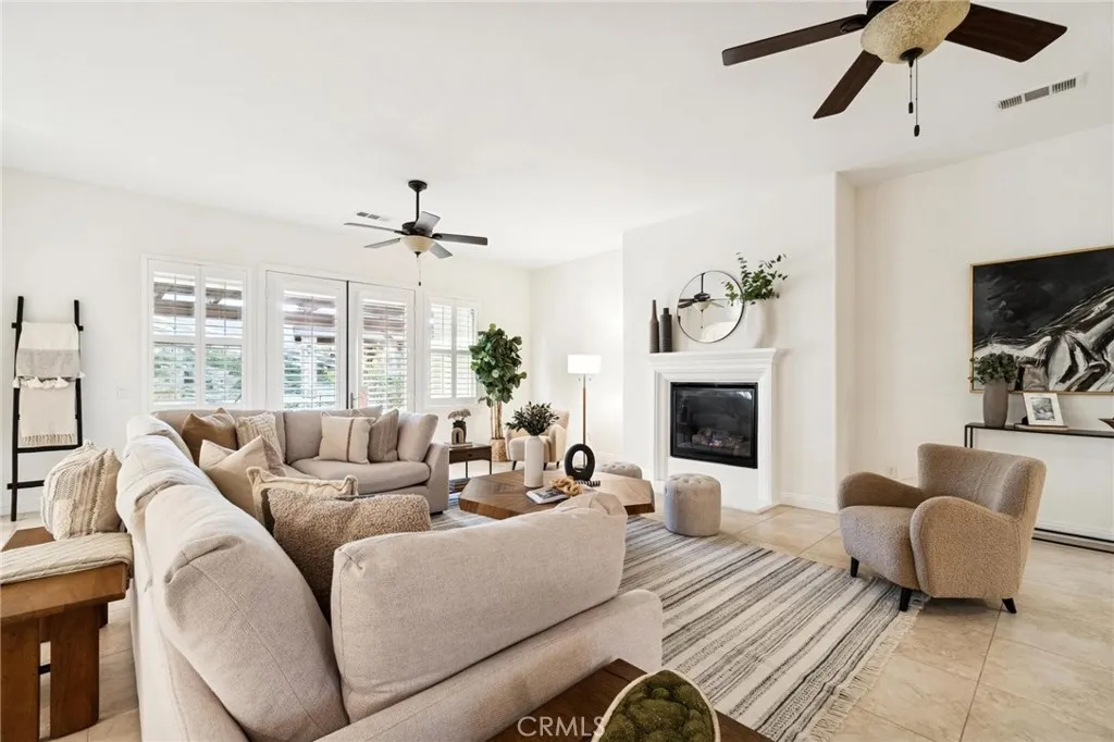 15930 Mandalay Road, Canyon Country, California 91387 home-pic-26