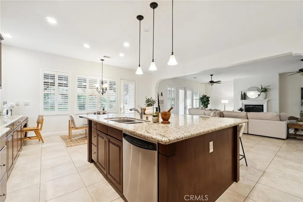 15930 Mandalay Road, Canyon Country, California 91387 home-pic-17