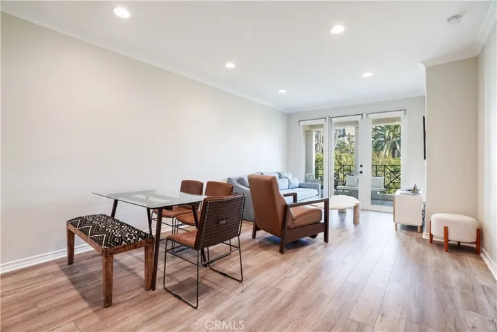 2243 Martin 217, Irvine, California 92612