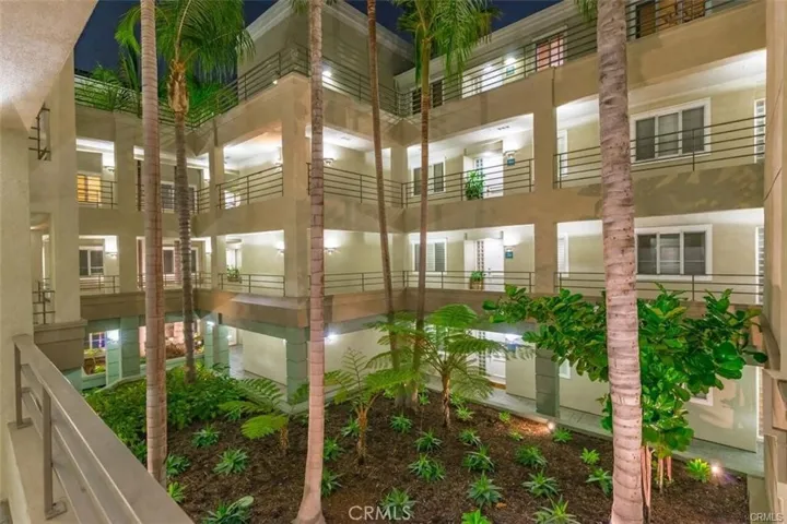 2243 Martin 217, Irvine, California 92612