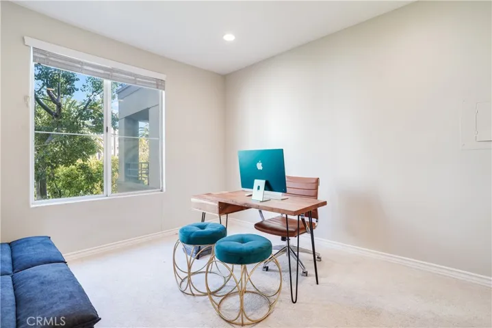 2243 Martin 217, Irvine, California 92612