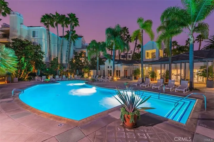 2243 Martin 217, Irvine, California 92612