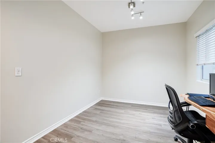 2243 Martin 217, Irvine, California 92612