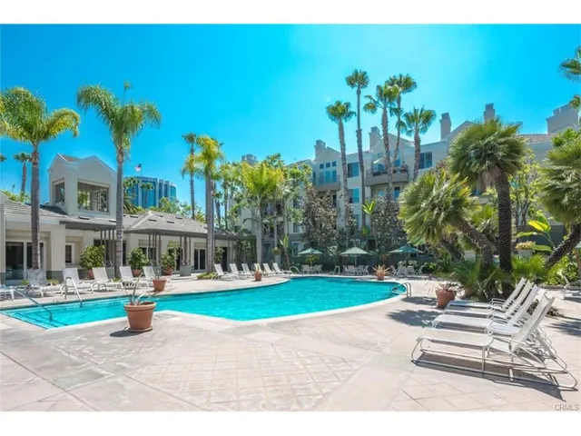2243 Martin 217, Irvine, California 92612