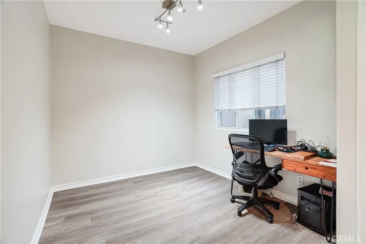 2243 Martin 217, Irvine, California 92612