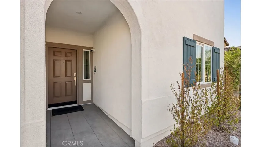 MODEL HOME EXTERIOR