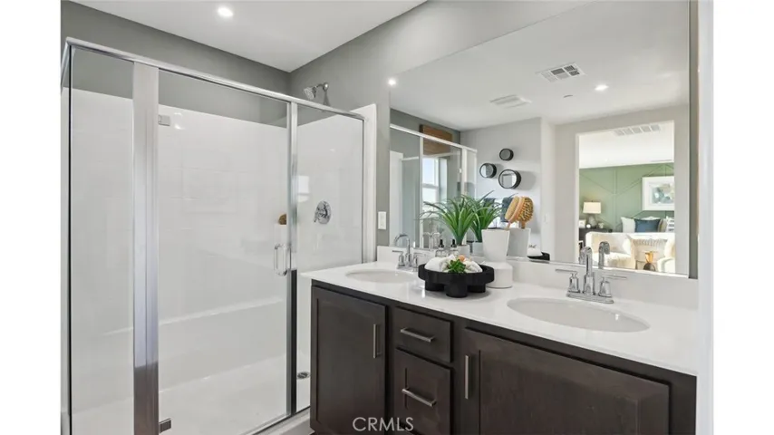 MODEL HOME
