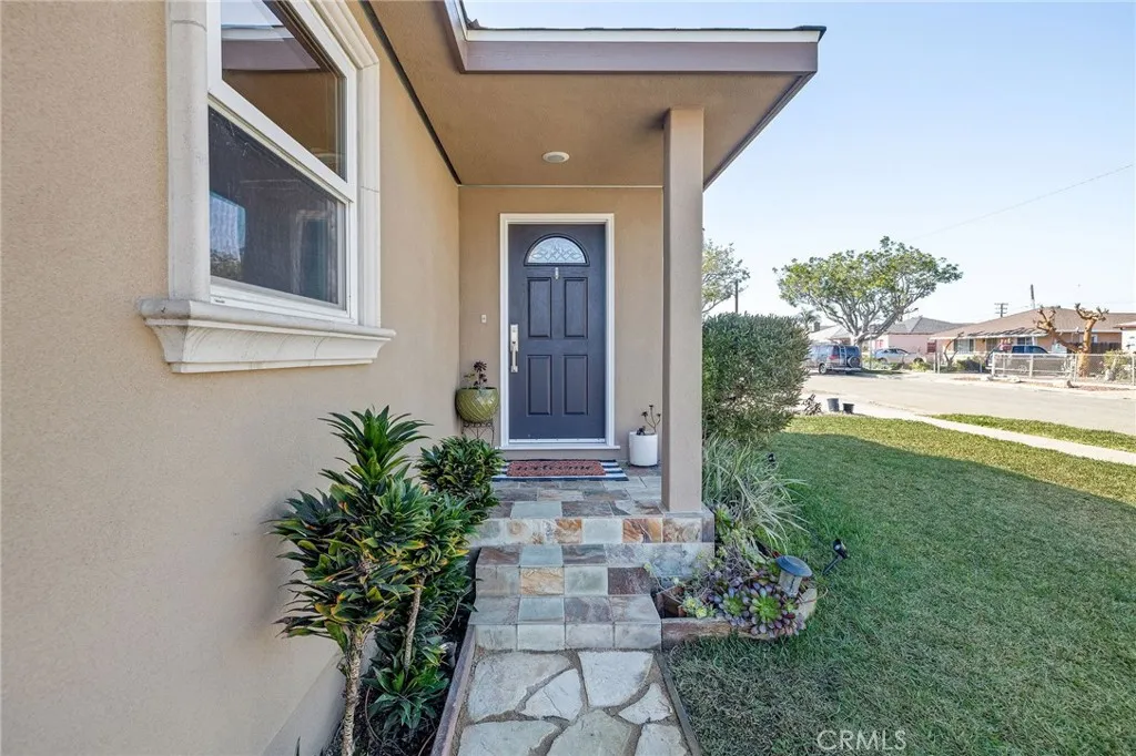1126 Fiat Street, Torrance, California 90502 home-pic-3