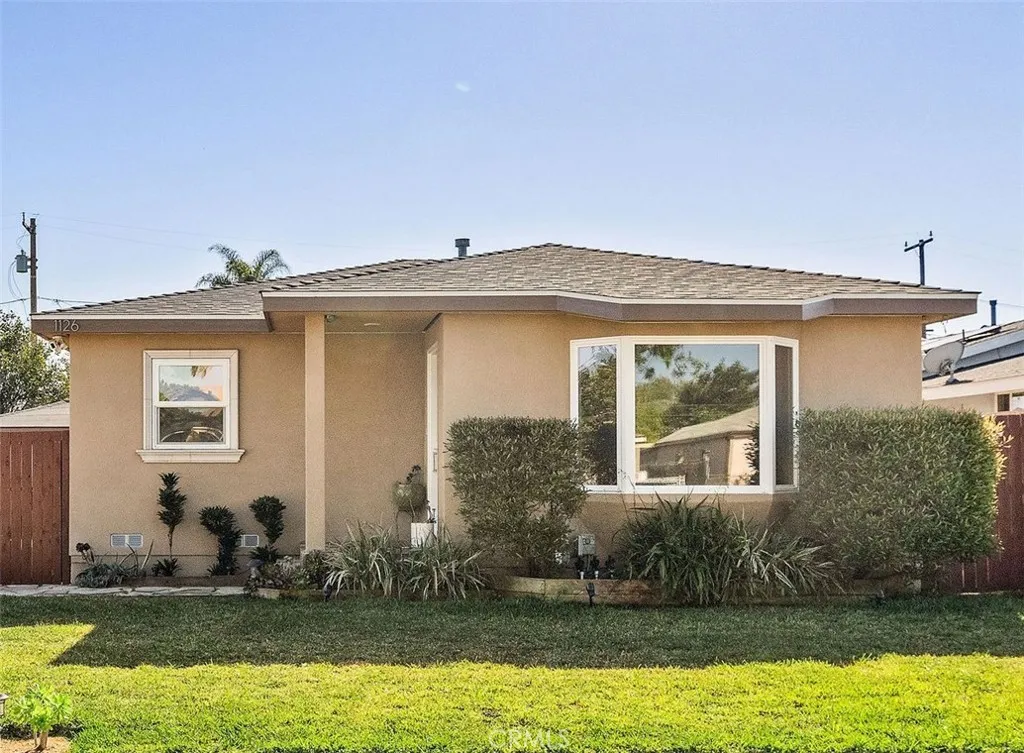 1126 Fiat Street, Torrance, California 90502 home-pic-2